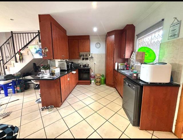 2 BEDROOM TOWNHOUSE FOR SALE IN ANNLIN